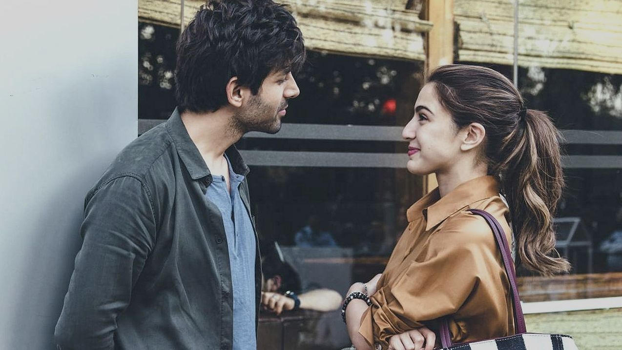 ลุ้นรักข้ามกาลเวลา: เมื่อ 'Love Aaj Kal' ทำให้เราตั้งคำถามถึงความรักยุคใหม่